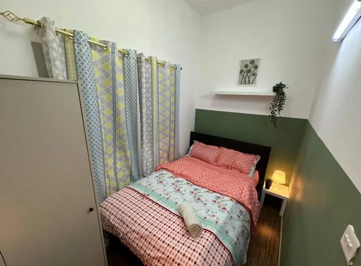Double Bed Partition Room Near Mashreq Metro Dubai Forenede Arabiske Emirater